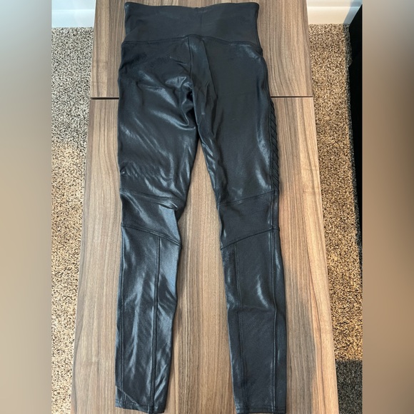 SPANX - Moto legging sz Medium - Picture 3 of 3